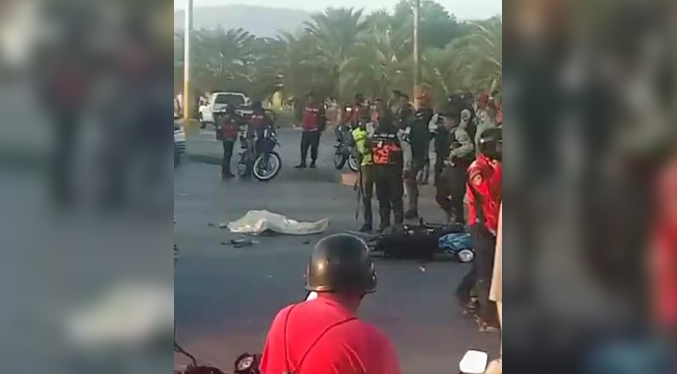 Mueren dos funcionarios policiales al chocar moto contra un camión en Anzoátegui