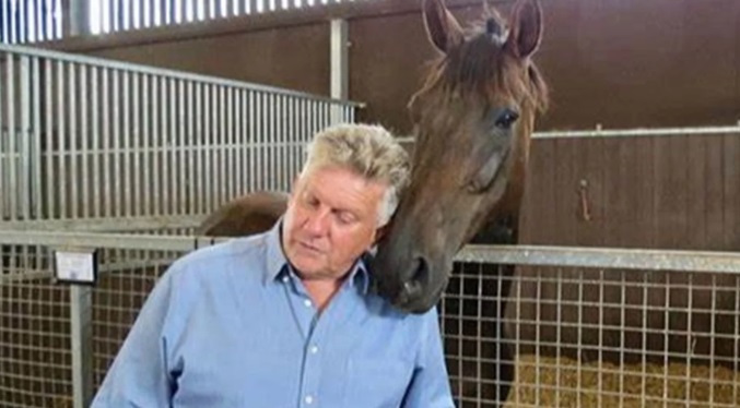 Entrenador de caballos en Inglaterra de carrera pierde su matrícula por acoso y hostigamiento a un colega