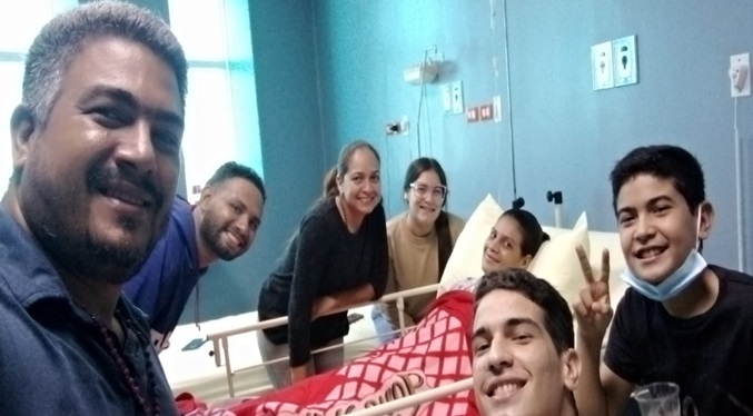 «Estamos juntos en oración»: Habla el papá de Luciana Chávez después de difundirse primera foto tras accidente