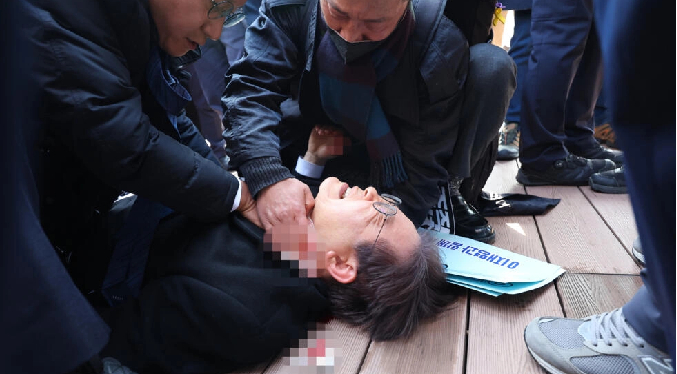 Líder de la oposición surcoreana en recuperación tras ser operado por puñalada en el cuello