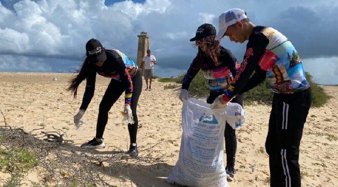 Más de media tonelada de basura se recolectó en el Cabo San Román