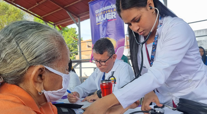 Gran Misión Venezuela Mujer atiende a más de mil 200 zulianas en séptima jornada de salud