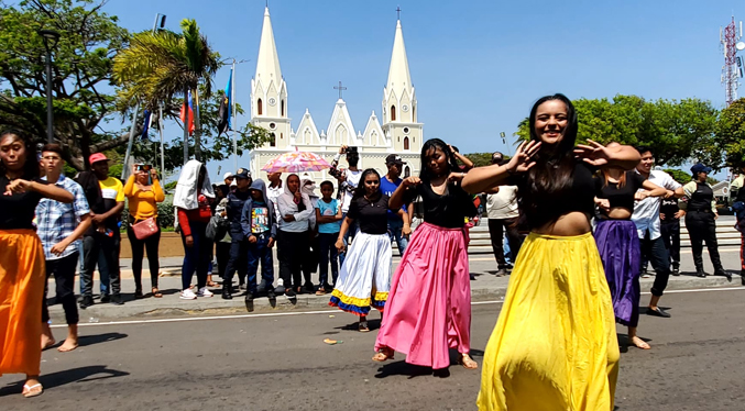 San Rafael de El Moján celebra el décimo noveno Desfile de la Juventud en Mara