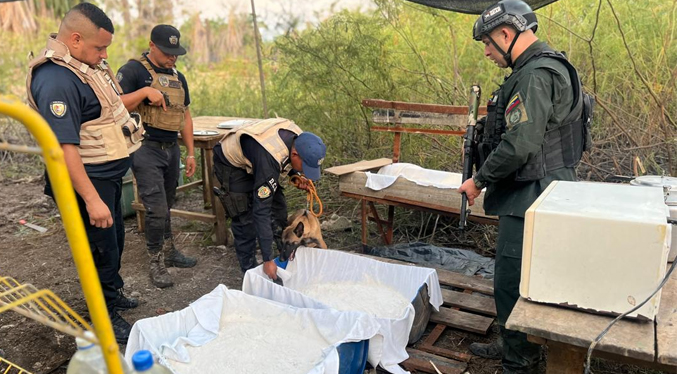 En Catatumbo GNB y PNB desmantelan laboratorio clandestino de drogas