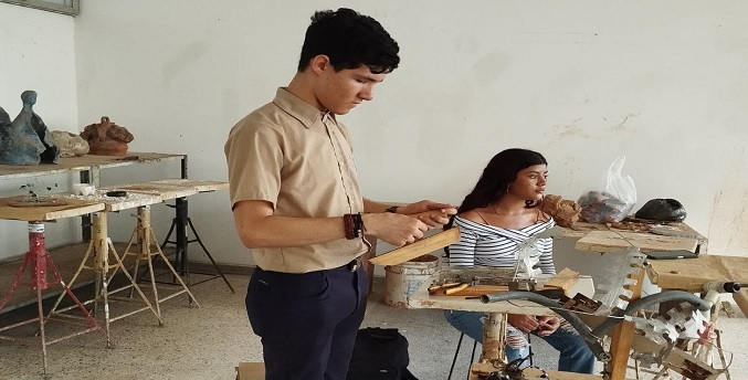 Escuela de Artes Plásticas Neptalí Rincón abre inscripciones para talleres artísticos