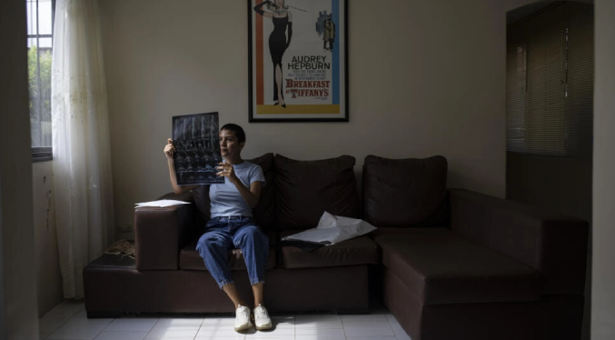 Migrar o morir, la encrucijada de los pacientes con esclerosis múltiple en Venezuela