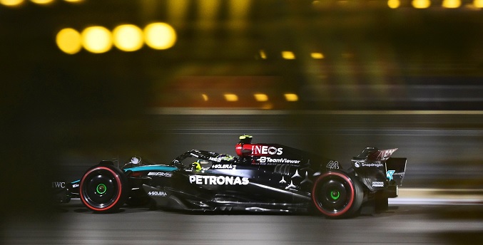 Hamilton domina segundos entrenamientos libres del GP de Baréin