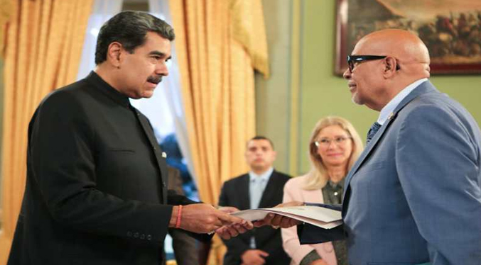 Maduro recibe las cartas credenciales de los nuevos embajadores de Guyana y otros países