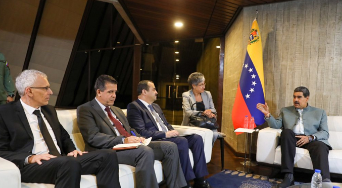 Maduro aborda con el ministro de Argelia los avances en cooperación energética
