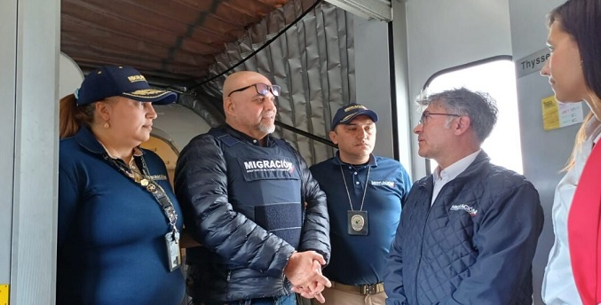 Exjefe paramilitar Salvatore Mancuso llegó a Colombia deportado de EEUU