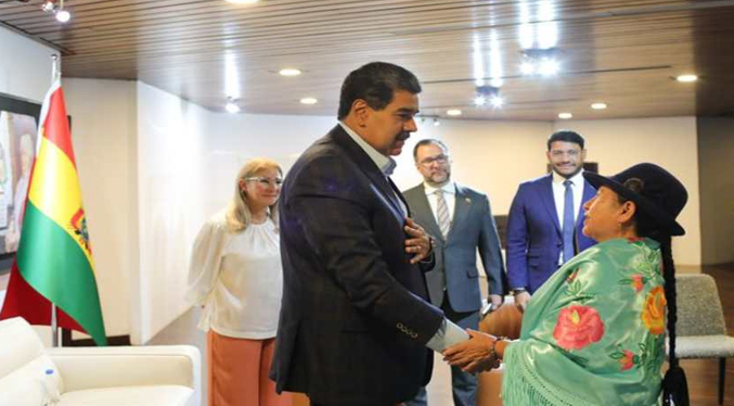 Nicolás Maduro recibe en Caracas a la canciller de Bolivia