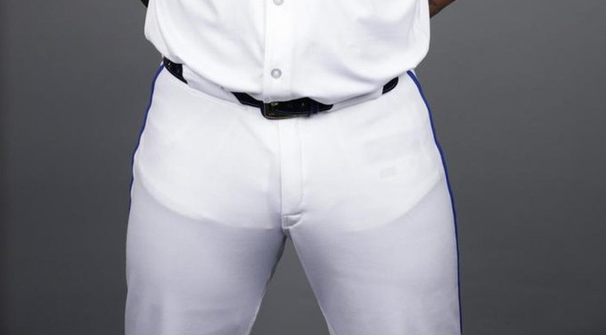 Jugadores de MLB molestos por sus nuevos pantalones translúcidos