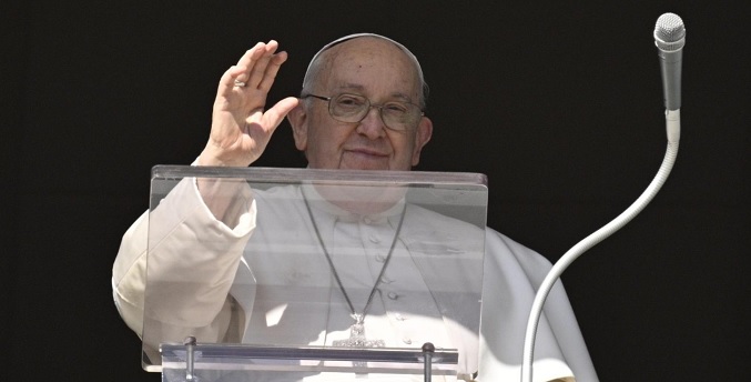 Papa Francisco pide rezar por los más de 50 fallecidos y decenas de heridos por incendios en Chile