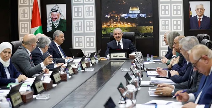 El primer ministro palestino dimite mientras crece la presión sobre los planes de posguerra en Gaza