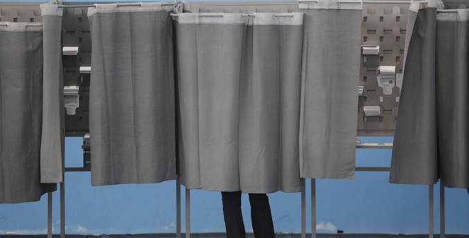 Cierran los centros de votación en Galicia