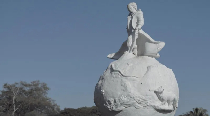 Establecen icónica escultura en honor a “El Principito” en parque de Baruta