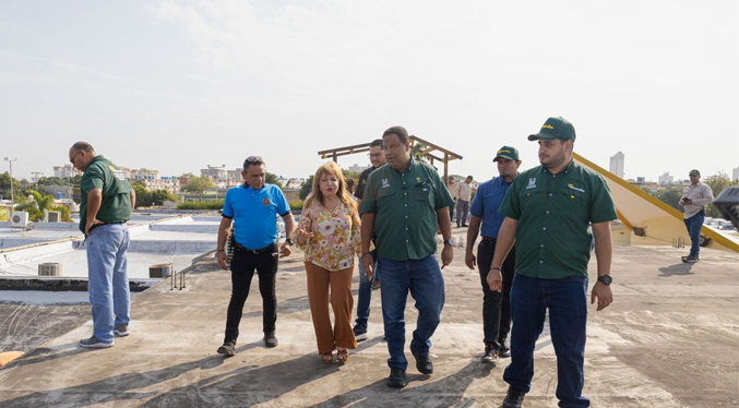 Alcaldía de Maracaibo inicia trabajos de impermeabilización en el Colegio de Médicos de Zulia