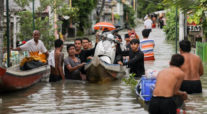 Al menos 16 muertos y tres desaparecidos por inundaciones en Filipinas