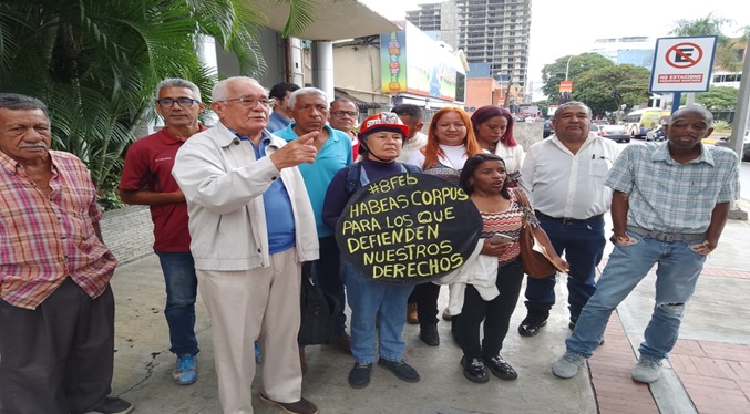 Maestros venezolanos solicitan a la Unión Europea interceder para que mejoren los sueldos y cese la represión