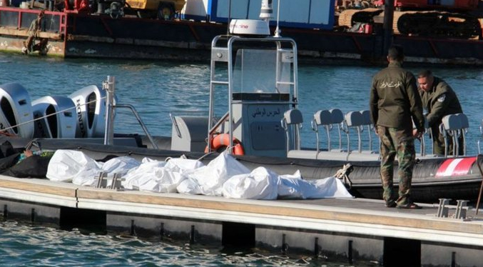Los guardacostas recuperan 13 cuerpos de migrantes de un naufragio frente a Túnez