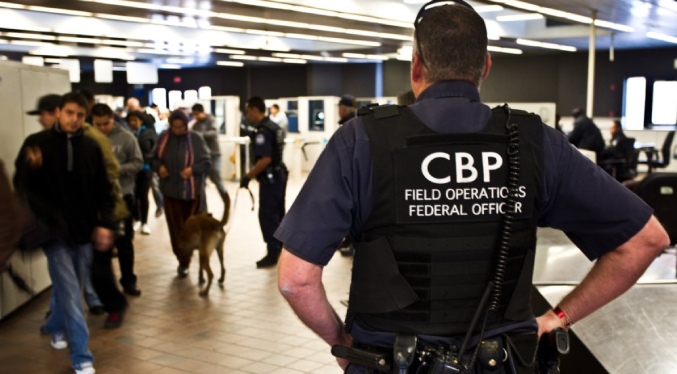 Reporte de CBP: EEUU expulsa o devuelve a casi 600 mil inmigrantes en 10 meses