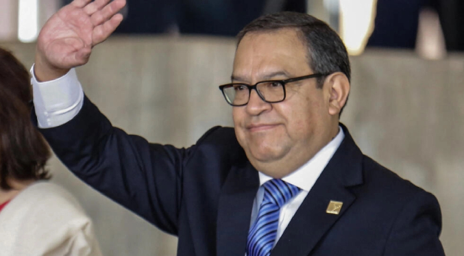 Primer ministro de Perú renuncia tras escándalo por supuesto tráfico de influencias
