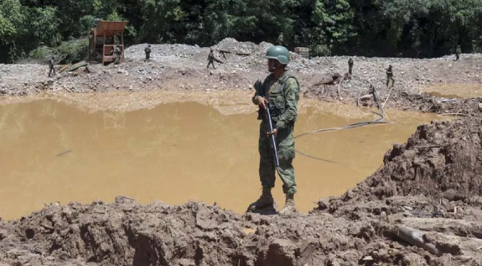 Detienen a nueve personas por practicar la minería ilegal en Amazonas