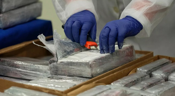 Capturan a dos venezolanos tras incautar 536 kilos de cocaína en Guyana