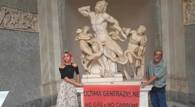 Vaticano confirma multa de 30 mil euros a activistas que se pegaron a la escultura del Laocoonte