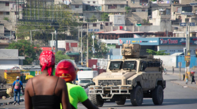 Noche de caos e intensos tiroteos agravan la crisis en Haití