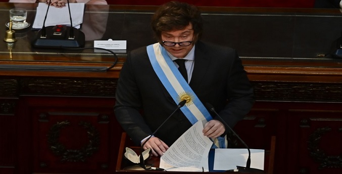 Milei convoca a la oposición a un pacto para refundar Argentina