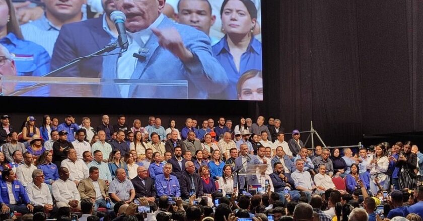 Pedro Pablo Peñaloza sobre la candidatura de Rosales: El Gobierno busca a un candidato más débil