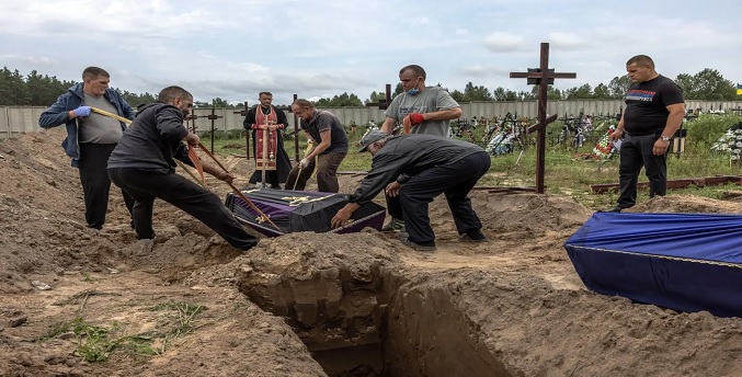 Ucrania recuerda la retirada rusa de la región de Kiev hace dos años en medio de matanzas