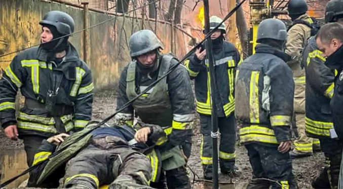 Rusia ataca zona residencial en Odesa: Al menos 14 muertos