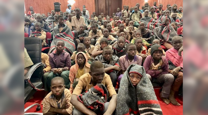 Liberados en Nigeria cientos de estudiantes secuestrados en una escuela