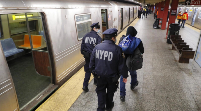 Nueva York despliega soldados en el metro para luchar contra la delincuencia