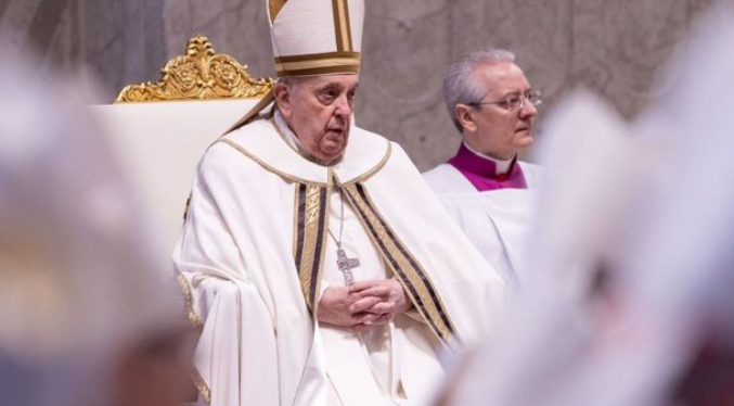 Durante la misa Crismal: El papa pide a los sacerdotes liberarse de egoísmos y ambiciones