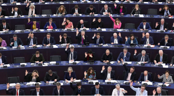 El Parlamento Europeo aprueba una ley sobre libertad de medios, que protege a los periodistas
