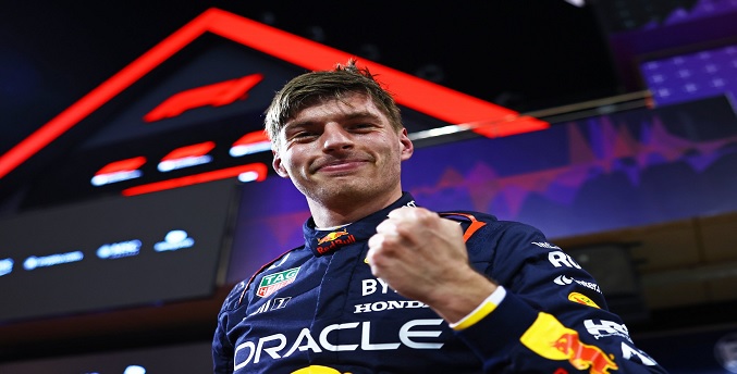 Verstappen consigue su primer «pole» de la temporada en Bahréin