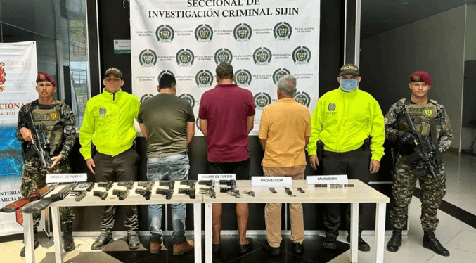 Policía de Colombia desarticula banda que introducía armas desde Venezuela para comercializarlas en el Catatumbo