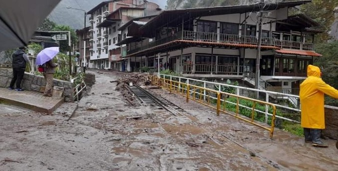 Seis fallecidos por desbordes a causa de las lluvias en la sierra sur de Perú