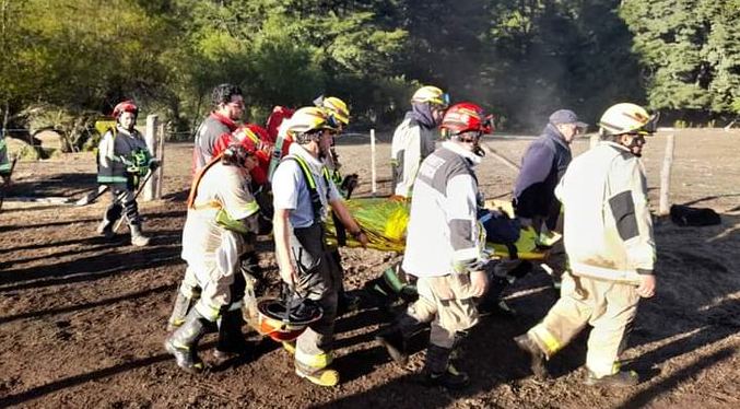 Rescatistas chilenos encuentran a seis excursionistas extraviados y lesionados en volcán Llaima