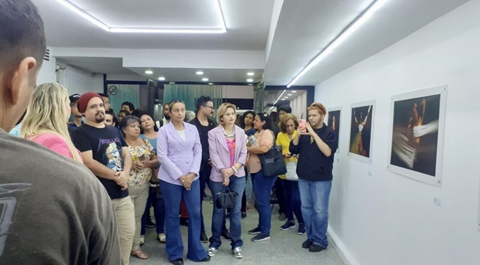 Escuela Julio Vengoechea inaugura exposición fotográfica “Omitiendo el Ser” en el Centro de Arte Lía Bermúdez