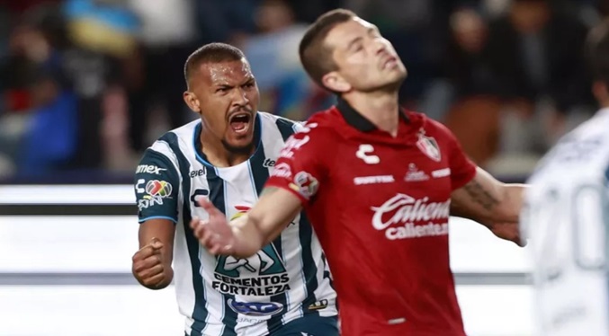 Salomón Rondón lidera tabla de goleadores en el Torneo Clausura de México