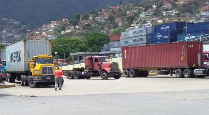 Disminuye a 50 % la actividad del transporte de carga pesada en La Guaira por falta de gasoil