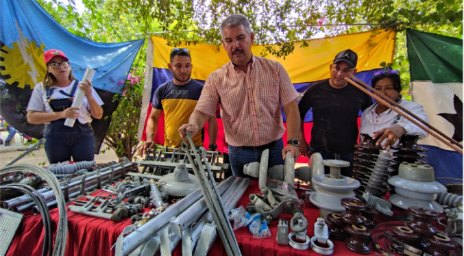 Alcalde Luis Caldera entrega nueve transformadores eléctricos a comunidades de La Sierrita