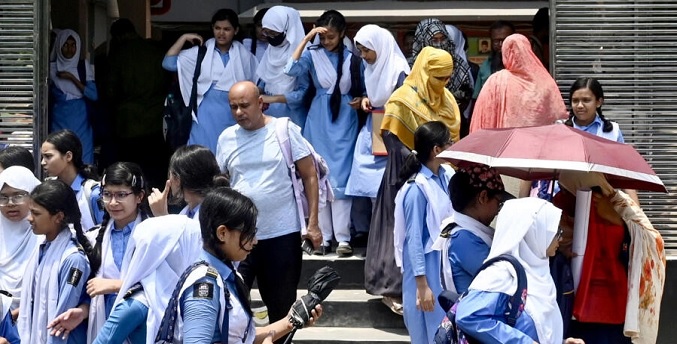 Bangladés reabre las escuelas, pese al calor extremo