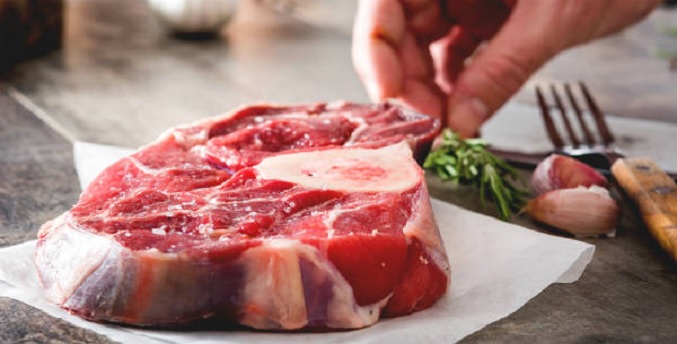 Julio Castro advierte que 420 mil personas mueren al año por el consumo de carnes crudas