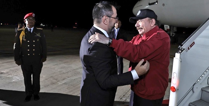 Daniel Ortega está en Caracas para Cumbre de la Alba