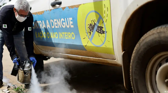 Brasil supera las mil muertes por dengue en tres meses